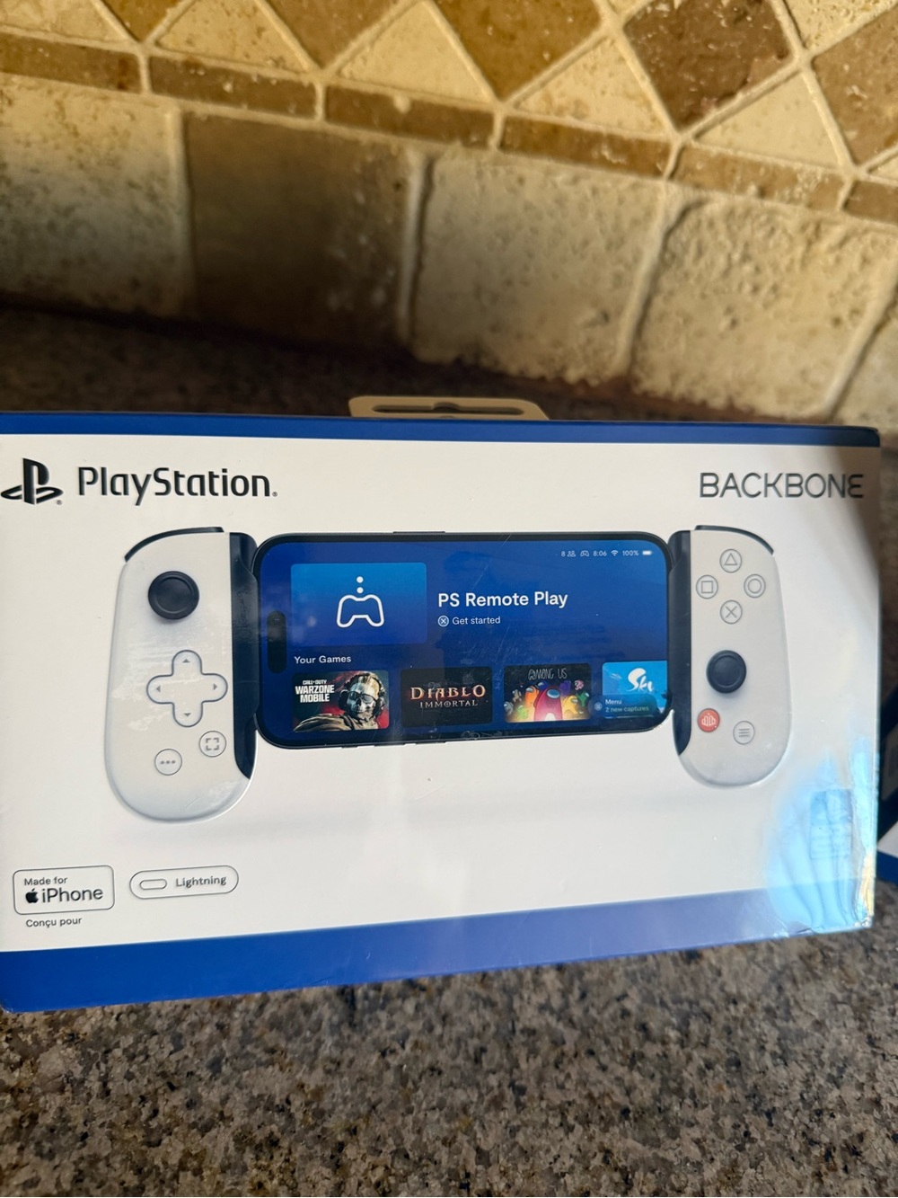 Backbone One PlayStation Edition Controller (Lightning) + Official Carrying Case - Picture 2 of 7